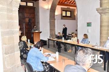 El Calero, con la voz de Pilar González, se posiciona contra la pandemia de la violencia machista/Francisco Javier Santana.